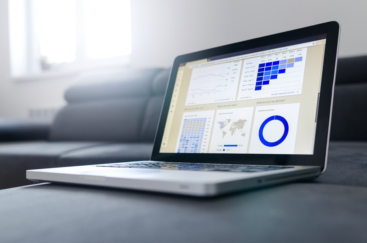 Estrategia de contenido multiformat para aparecer en búsquedas generativas de IA